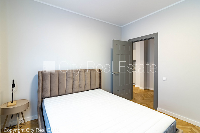 Фасадный дом, реновированный дом, благоустроенная озеленённая территория, лифт, Рига - изображение 7