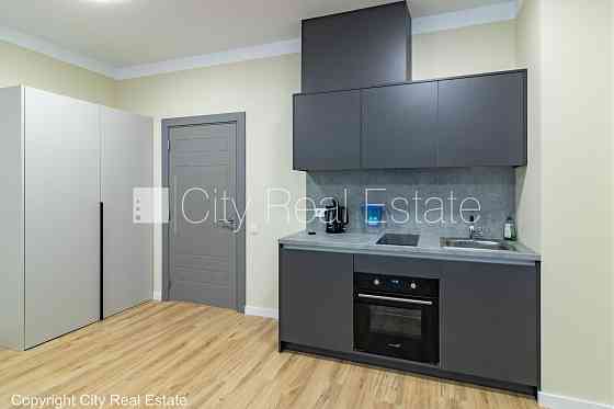 Фасадный дом, реновированный дом, благоустроенная озеленённая территория, лифт, Рига