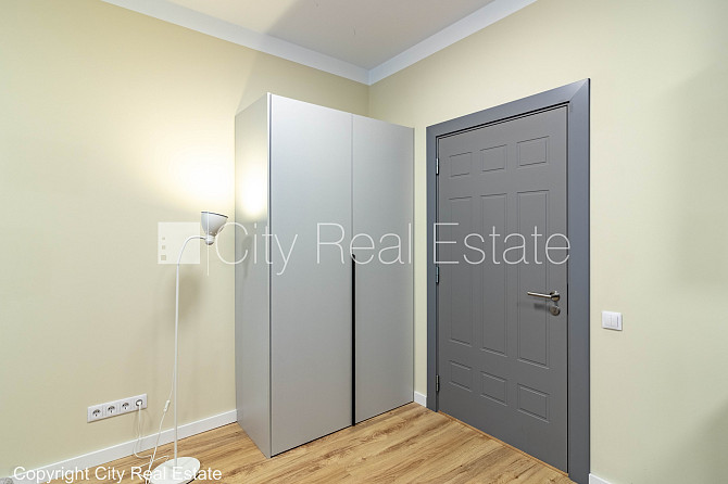 Фасадный дом, реновированный дом, благоустроенная озеленённая территория, лифт, Рига - изображение 17