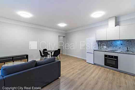 Фасадный дом, реновированный дом, благоустроенная озеленённая территория, лифт, Рига