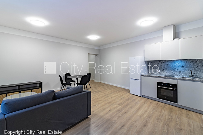 Фасадный дом, реновированный дом, благоустроенная озеленённая территория, лифт, Рига - изображение 3