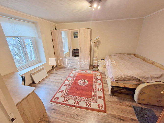 Здание во дворе, место для машины, вход со двора, окна выходят во двор, Рига - изображение 2