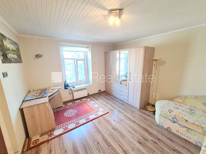 Здание во дворе, место для машины, вход со двора, окна выходят во двор, Рига - изображение 1