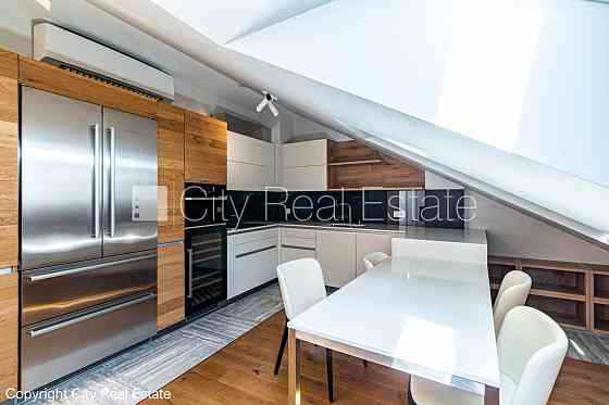 Реновированный дом, закрытый двор, возможность аренды парковки, охраняемая Рига