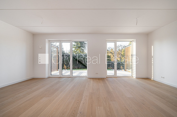 Рядный дом, благоустроенная озеленённая территория, закрытая территория, место Рига - изображение 3