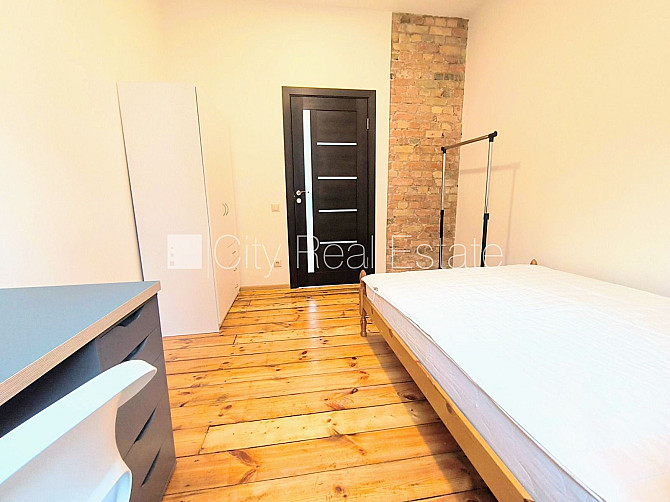 Здание во дворе, количество спален 3 шт., изолированные комнаты 3 шт., студио, кухня Рига - изображение 7