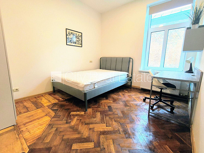 Здание во дворе, количество спален 3 шт., изолированные комнаты 3 шт., студио, кухня Рига - изображение 5