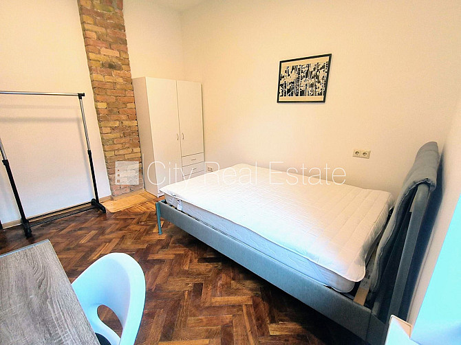 Здание во дворе, количество спален 3 шт., изолированные комнаты 3 шт., студио, кухня Рига - изображение 6