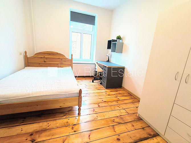 Здание во дворе, количество спален 3 шт., изолированные комнаты 3 шт., студио, кухня Рига - изображение 9