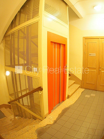 Fasādes māja, renovēta māja, viena kvadrātmetra apsaimniekošanas maksa mēnesī  1.5 EUR, ir Rīga - foto 9