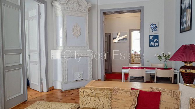 Pagalma ēka, renovēta māja, slēgts pagalms, ieeja no pagalma, kāpņu telpa pēc kosmētiskā Rīga - foto 4