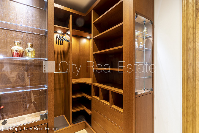 Pagalma māja, renovēta māja, dzīvokļu skaits ēkā  11 gab., slēgts pagalms, garāžas vārti Rīga - foto 15