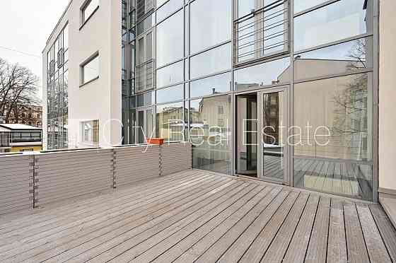 Проект - Kalpaka Residence, вход со двора, балкон, терасса, изолированные комнаты 2 шт., Rīga