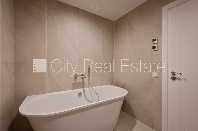 Projekts - Kalpaka Residence, ieeja no pagalma, balkons, terase, istabas izolētas 2 gab., istabas Rīga - foto 12