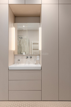 Pagalma ēka, slēgts pagalms, garāža vienai automašīnai, ieeja no ielas, teritorijas Rīga - foto 18