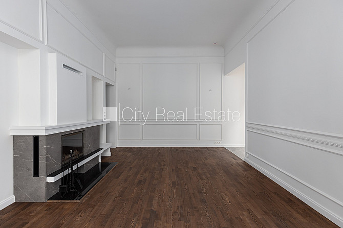 Pagalma ēka, slēgts pagalms, garāža vienai automašīnai, ieeja no ielas, teritorijas Rīga - foto 2