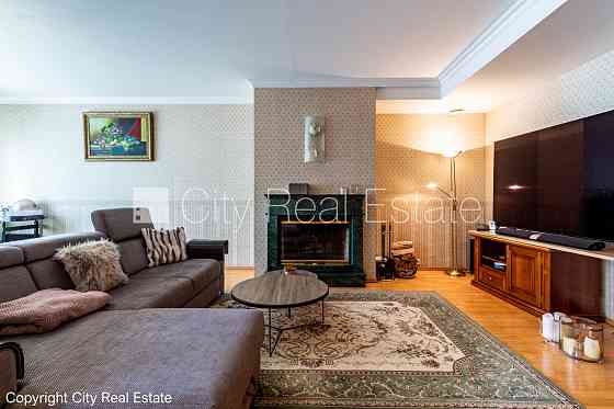 Земля в собственности, поменянное покрытие крыши, благоустроенный озеленённый Rīga