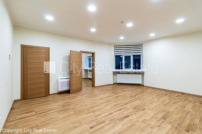 Фасадный дом, реновированный дом, благоустроенный озеленённый двор, закрытый Рига - изображение 1