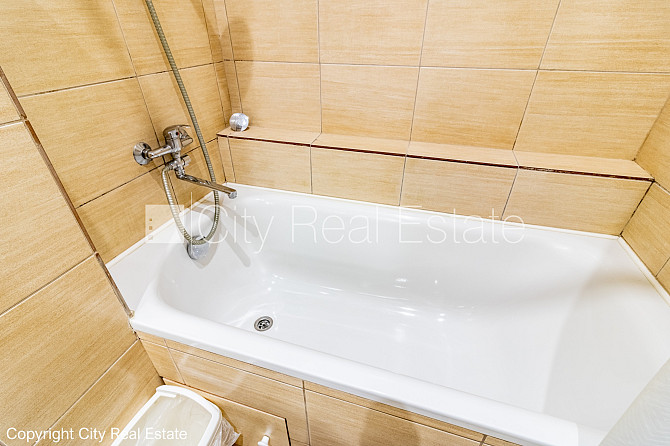 Pagalma māja, slēgts pagalms, objektu apsargā fiziskā apsardze, ieeja no pagalma, pagalmā Rīga - foto 19