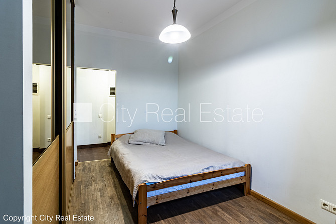 Pagalma māja, slēgts pagalms, objektu apsargā fiziskā apsardze, ieeja no pagalma, pagalmā Rīga - foto 9