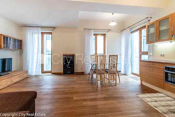 Земля в собственности, новостройка, фасадный дом, количество квартир в здании 4 Rīga