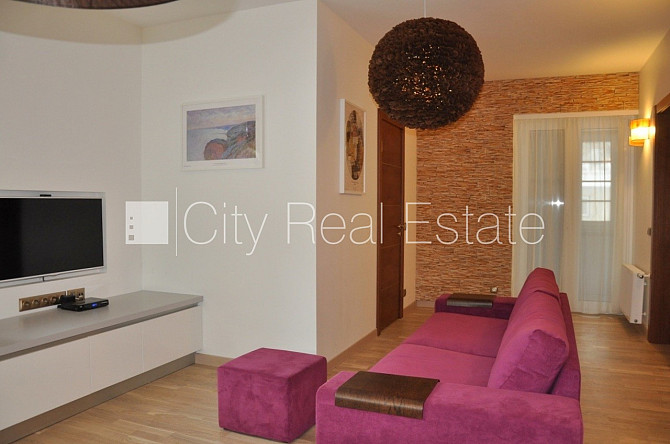 Территория обнесена забором, место для машины, терасса, изолированные комнаты 2 Юрмала - изображение 4