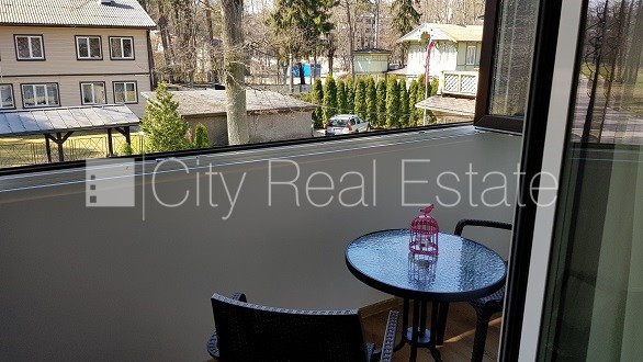 Территория обнесена забором, место для машины, терасса, изолированные комнаты 2 Юрмала - изображение 10