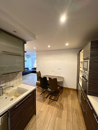 Projekts - Centra Nams, jaunceltne, fasādes māja, labiekārtota apzaļumota teritorija, slēgta Rīga - foto 11