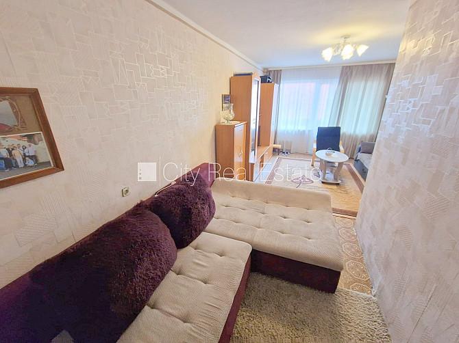 Земля в собственности, фасадный дом, вход с улицы, лифт, лоджия, окна выходят во Рига - изображение 14