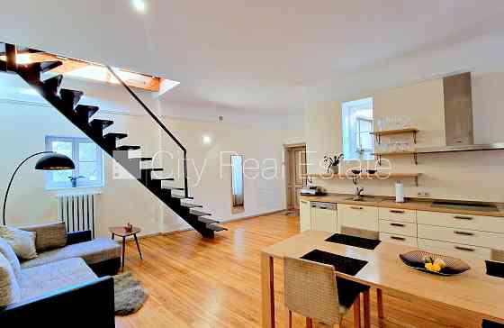 Фасадный дом, реновированный дом, благоустроенная озеленённая территория, Рига