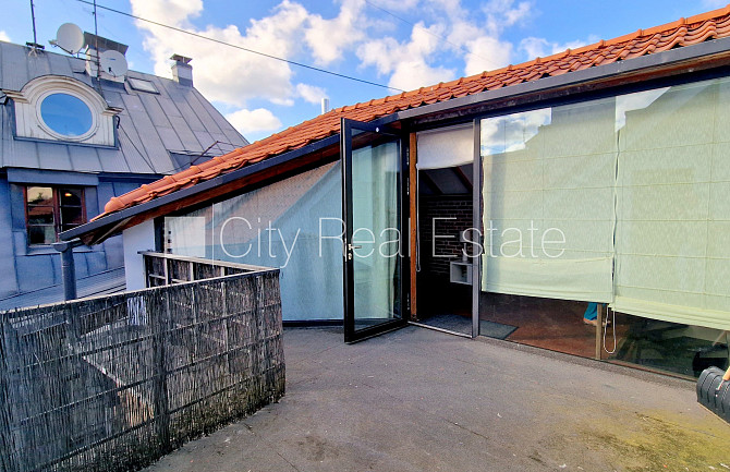 Fasādes māja, renovēta māja, labiekārtota apzaļumota teritorija, slēgts pagalms, kāpņu Rīga - foto 19