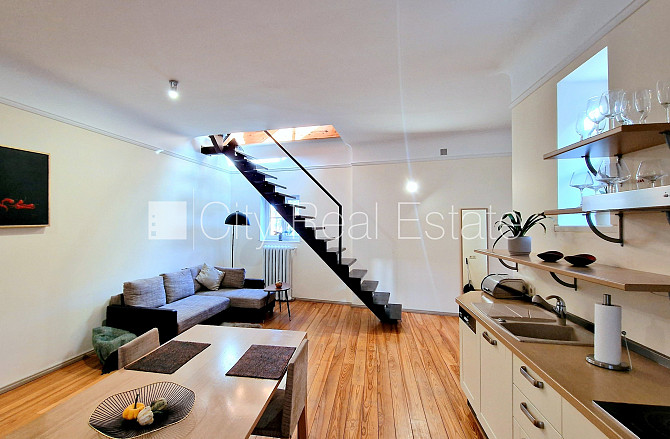 Fasādes māja, renovēta māja, labiekārtota apzaļumota teritorija, slēgts pagalms, kāpņu Rīga - foto 5