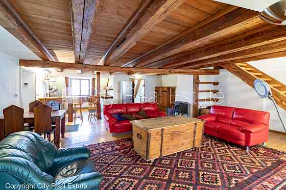 Фасадный дом, реновированный дом, поменянное покрытие крыши, подъездная дорога Рига