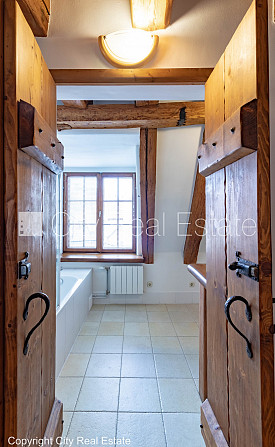 Fasādes māja, renovēta māja, mainīts Jumta segums, bruģēts piebraucamais ceļš, ieeja no Rīga - foto 9