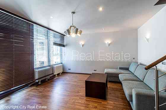 Фасадный дом, реновированный дом, поменянное покрытие крыши, фасад с Rīga