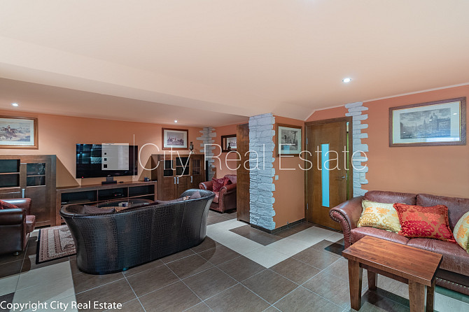 Privātmāja, bruģēts piebraucamais ceļš, automātiska zālāja laistīšanas sistēma, slēgts Rīga - foto 20