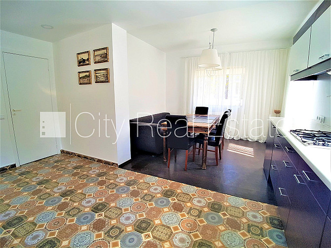 Renovēta māja, labiekārtots apzaļumots pagalms, iežogota teritorija, terase, veranda, Jūrmala - foto 6