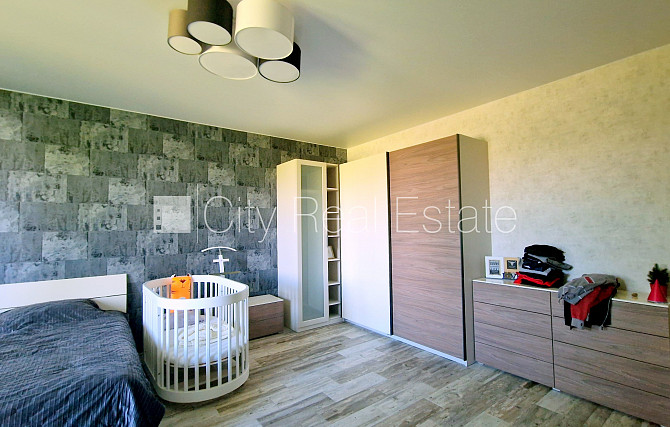 Zeme īpašumā, privātmāja, jaunceltne, labiekārtota apzaļumota teritorija, iežogota Jūrmala - foto 15