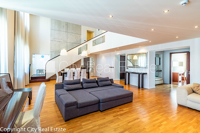 Fasādes māja, slēgts pagalms, vieta automašīnai, luksuss apartamenti , ir lifts, trīs Rīga - foto 2