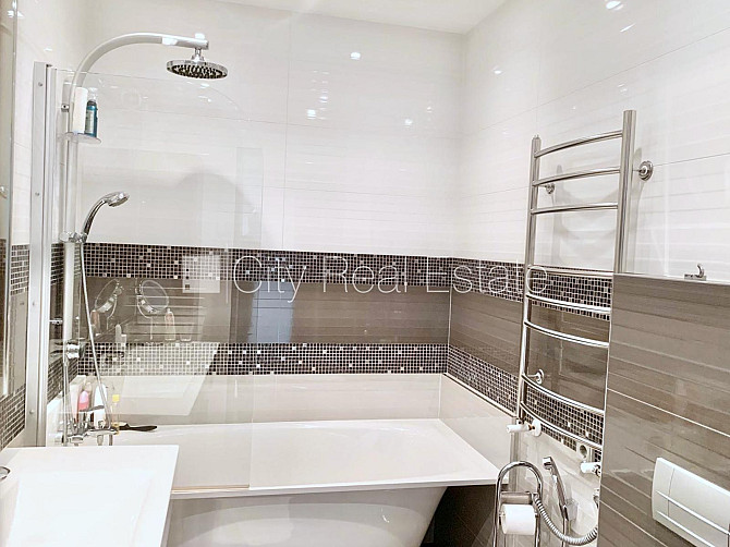 Jaunceltne, labiekārtots apzaļumots pagalms, pazemes autostāvvieta, pagalmā bērnu spēļu Rīga - foto 20