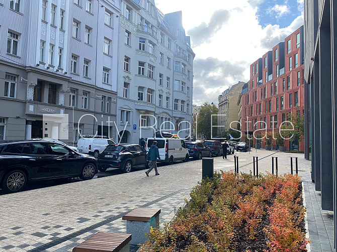 Реновированный дом, лифт, лестничная клетка после капитального ремонта, окна Рига - изображение 14