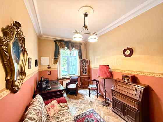 Фасадный дом, благоустроенная озеленённая территория, закрытый двор, закрытая Рига