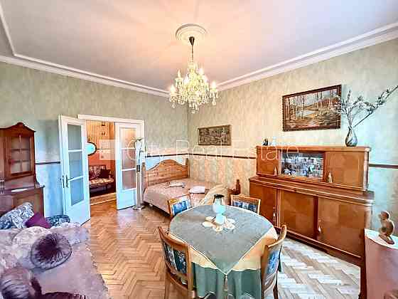 Фасадный дом, благоустроенная озеленённая территория, закрытый двор, закрытая Рига