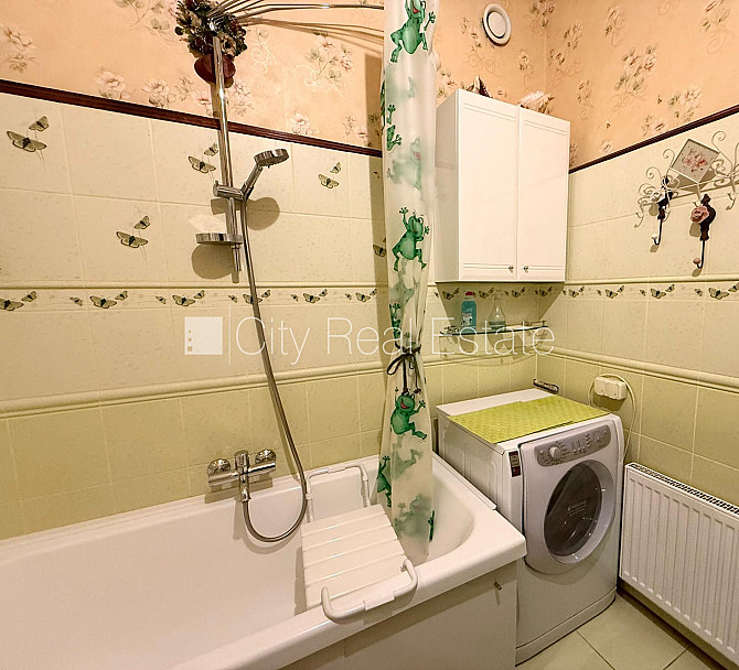 Фасадный дом, благоустроенная озеленённая территория, закрытый двор, закрытая Рига - изображение 8