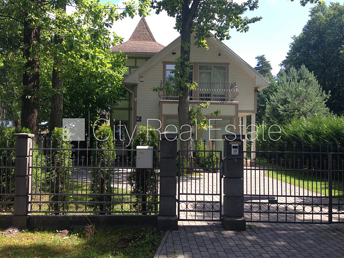 Благоустроенный озеленённый двор, территория обнесена забором, количество Юрмала - изображение 1