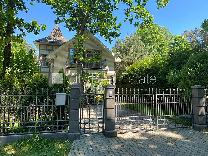 Благоустроенный озеленённый двор, территория обнесена забором, количество Юрмала - изображение 12