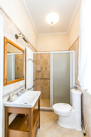 Реновированный дом, благоустроенный озеленённый двор, места для нескольких Юрмала - изображение 18