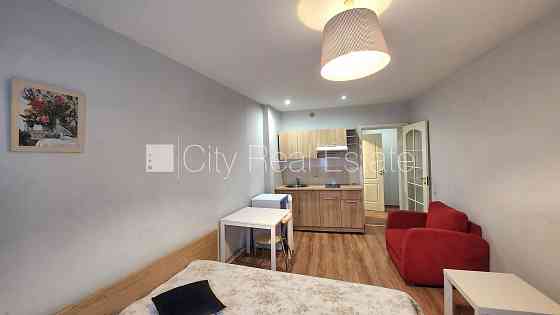 Здание во дворе, реновированный дом, закрытый двор, возможность аренды парковки, Рига