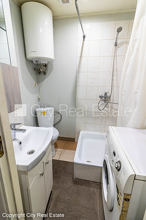 Pagalma ēka, renovēta māja, slēgts pagalms, iespēja nomāt autostāvvietu, ieeja no ielas, Rīga - foto 10