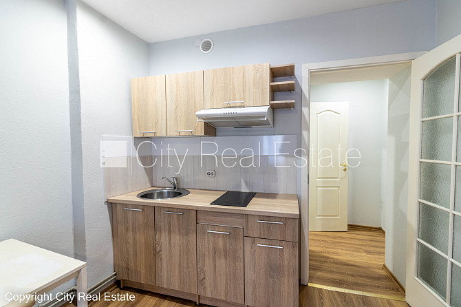 Pagalma ēka, renovēta māja, slēgts pagalms, iespēja nomāt autostāvvietu, ieeja no ielas, Rīga - foto 7